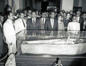 الاحتفال بنصر العاشر من رمضان.. السادات يزور متحف التحرير في السبعينيات