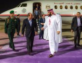 صور لاستقبال الأمير محمد بن سلمان للرئيس السيسى بمطار جدة