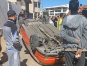 إصابة سائق نتيجة انقلاب تاكسى فى الإسماعيلية