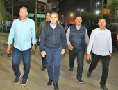 محافظ الغربية يتفقد أعمال الرصف والتطوير بكفر الزيات حتى الواحدة صباحًا