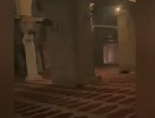 لحظة اقتحام قوات الاحتلال للمسجد الأقصى والاعتداء على المصلين.. فيديو