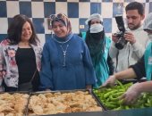 مبادرة حياة كريمة.. تدريب السيدات على إعداد الولائم وتوزيع 150وجبة يوميًا بكفر الشيخ