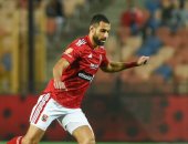عمرو السولية يغادر مباراة الأهلي والحدود للإصابة وديانج يشارك بدلا منه