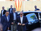 الرئيس السيسى يصل مدينة الأسمرات لتناول وجبة الإفطار مع المواطنين