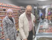 السكرتير العام المساعد يتفقد معرض "أهلا رمضان" بقرية أبشنا فى بنى سويف