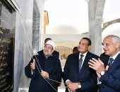 وزيرا الأوقاف والتنمية المحلية ومحافظ الجيزة يفتتحون مسجد الله نور السموات والأرض