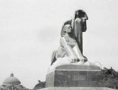 شاهد.. صورة نادرة لتمثال نهضة مصر بميدان جامعة القاهرة عام 1962