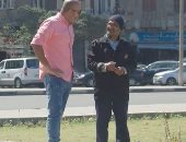 "حياة كريمة" يهدى مسنا 10 آلاف جنيه.. والأخير: المبلغ يساعدنى على سداد ديونى