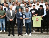 وزير الشباب والرياضة يكرم شباب المطرية منظمي أكبر  مائدة إفطار رمضاني في مصر 