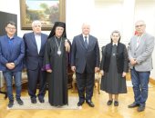 محافظ القاهرة يستقبل وفد بطريركية الأرمن الكاثوليك للتهنئة بعيد الفطر.. صور