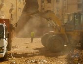 حملات لرفع الرتش والمخلفات بقطع الأراضى الفضاء فى حدائق الأهرام