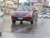 سقوط أمطار متفاوتة الشدة على مناطق متفرقة بالقاهرة والجيزة
