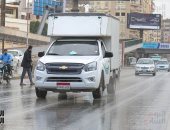 المرور: الطرق لم تتأثر بالأمطار.. وحركة السيارات تسير بانتظام
