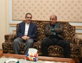 وزير قطاع الأعمال يبدأ زيارته لـ"غزل المحلة" بلقاء محافظ الغربية ومجلس إدارة الشركة