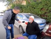 عمرو الليثي يهدي مواطنا سوريا في أكتوبر 7 آلاف جنيه ببرنامج "واحد من الناس"