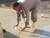 الدفع بمعدات لسحب برك مياه الأمطار من شوارع العريش وفتح الطرق والميادين