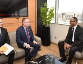 نائب وزير الإسكان يبحث مع سفير التشيك أوجه التعاون والشراكة بقطاع مياه الشرب