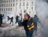 مواجهات بين الشرطة الفرنسية ومحتجين عقب تصديق المجلس الدستورى على رفع سن التقاعد