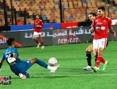 استمرار محمد شريف في قيادة هجوم الأهلى أمام الطلائع