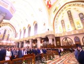 آلاف الأقباط يحتفلون بعيد القيامة المجيد بالكاتدرائية المرقسية بالعباسية.. صور