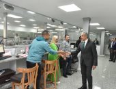 جولة لوزير القوى العاملة فى مكاتب العاملين بالوزارة ويحثهم على مواصلة العمل