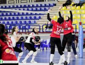 الأهلى يهزم الزمالك ويتوج بلقب دورى الطائرة للسيدات فى فاصلة الحسم.. صور