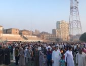 الآلاف يؤدون صلاة عيد الفطر المبارك بساحات الغربية.. فيديو وصور