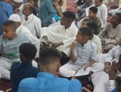 أهالى أسوان والنوبة يؤدون صلاة عيد الفطر وسط فرحة الأطفال.. صور