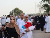 فرحة أهالى أسوان بعيد الفطر المبارك بعد أداء الصلاة.. صور