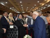 محافظ بورسعيد يشيد بروح الإخوة والمحبة بين أبناء الوطن.. صور