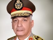 وزير الدفاع يشهد حفل انتهاء فترة الإعداد لطلبة الأكاديمية والكليات العسكرية