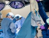 ألمانيا.. طبيبان يجريان أكثر من 1000 عملية جراحية وهمية لكسب المال