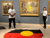 نشطاء المناخ يخربون لوحة فنية جديدة فى أستراليا