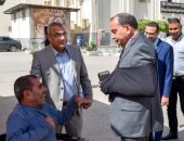 رئيس جامعة بني سويف يجري جولة على عدد من الإدارات ويقدم التهنئة بالأعياد