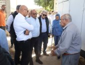 رئيس القابضة للمياه ومستشار وزير الإسكان يتابعان مشروعات المياه فى بنى سويف