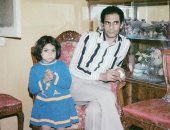 شاهد صورة نادرة للكاتب الراحل يحيى الطاهر عبد الله مع ابنته أسماء 