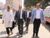 محافظ المنوفية يتفقد صوامع شبين الكوم لمتابعة انتظام عمليات توريد القمح 