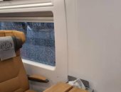 السكة الحديد توضح سبب كسر زجاج نافذة قطار تالجو