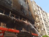 محافظ الإسكندرية يكلف الأجهزة التنفيذية بالتوجه لمكان حريق معرض أثاث العصافرة