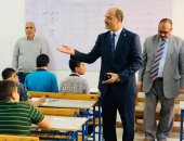 وكيل "تعليم الإسكندرية" يتفقد امتحانات الفصل الدراسى الثانى لصفوف النقل