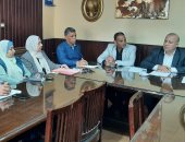 وكيل "تعليم دمياط" يتابع سير امتحانات النقل من غرفة العمليات