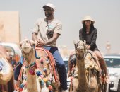 جمال النيل وعظمة الأهرامات..أسطورة كرة السلة دوين ويد يزور مصر