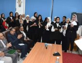 228 طالبا وطالبة يعرضون مشروعات تخرجهم ببرنامج الترجمة الفورية بآداب القناة