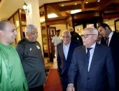 محافظ بورسعيد يلتقى بالجهاز الفنى الجديد للمصرى ويشيد ببداية مهمتة الجيدة بالكأس 