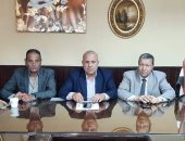 وكيل "تعليم دمياط" يتابع امتحانات الشهادة الإعدادية من داخل غرفة العمليات