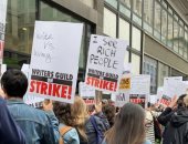 صحيفة: إضراب عمال صناعة السيارات اختبار لبايدن فى قضايا العمل وتغير المناخ