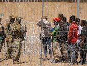"الحدود مغلقة".. أمريكا تحذر المهاجرين العالقين بالطرد والاعتقال