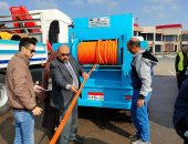 رئيس مياه القناة يتابع أعمال تطهير بيارات المحطات وشبكات الصرف الصحى