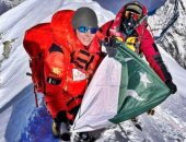 باكستانيتان تدخلان التاريخ بتسلق قمة جبل لوتس لأول مرة