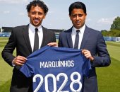 باريس سان جيرمان يجدد عقد ماركينيوس قائد الفريق حتى 2028